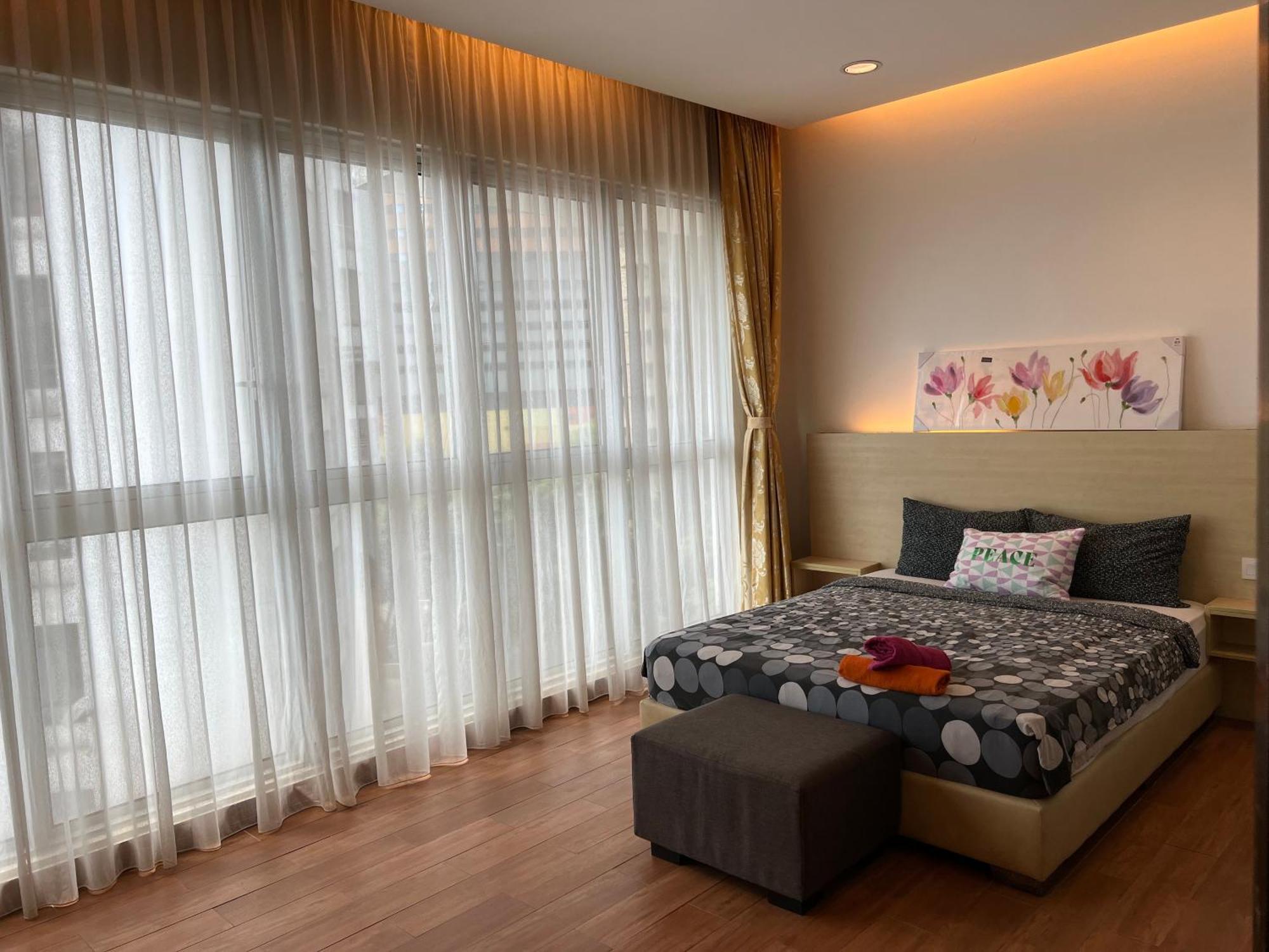 Regalia Service Suites Klcc Skypool Kuala Lumpur Rom bilde